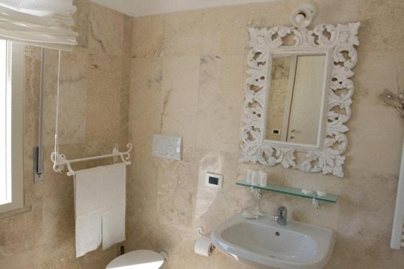 Hotel Bagni Lido Vada Rum bild